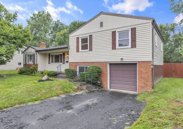 3rd image of 6676 Red Fox Rd, Reynoldsburg, OH 43068 | MLS# 226029317