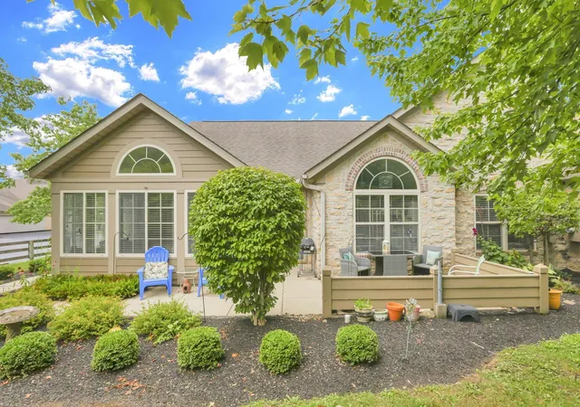 3rd image of 100 Stonegate Dr, Pataskala, OH 43062 | MLS# 226029466