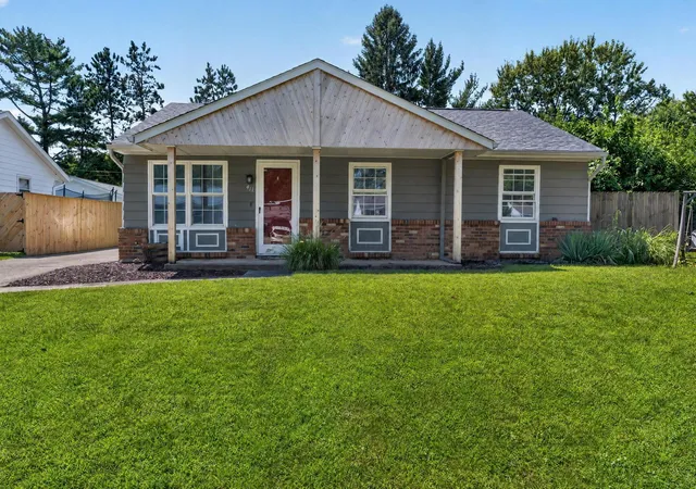 1st image of 411 Westport Dr, Groveport, OH 43125 | MLS# 226029352