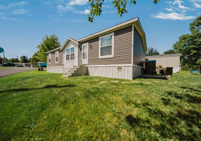 2nd image of 5965 Harrisburg Georgesville Rd #8, Grove City, OH 43123 | MLS# 226029563