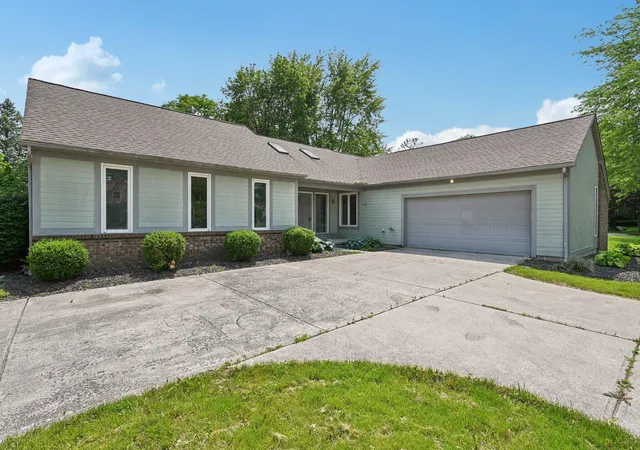 2nd image of 1727 Sioux Ct, Grove City, OH 43123 | MLS# 226029523
