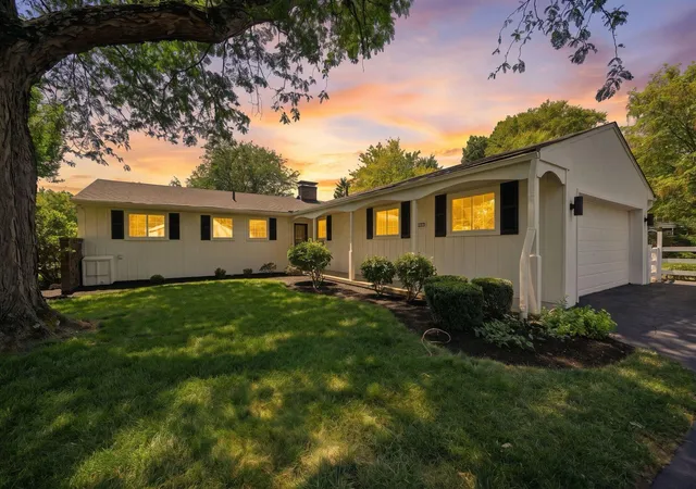 Photo 2 of Single family home for sale at 2929 Pickwick Dr, Columbus, OH 43221 | MLS# 226029476 | Listing updated on 2026-09-14