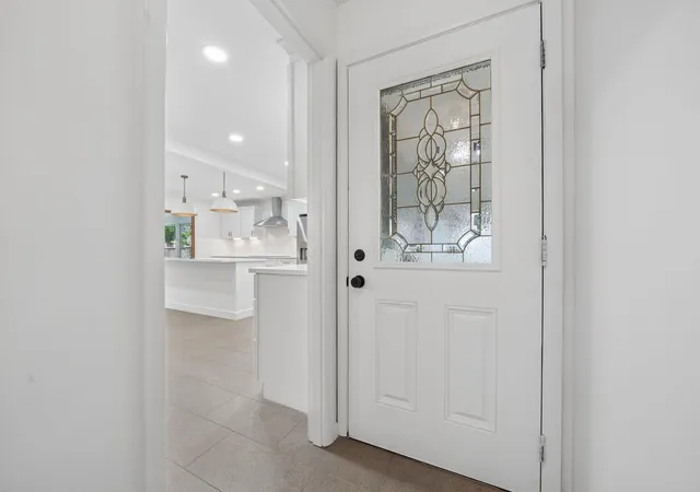 Photo 2 of Single family home for sale at 2929 Pickwick Dr, Columbus, OH 43221 | MLS# 226029476 | Listing updated on 2026-09-14