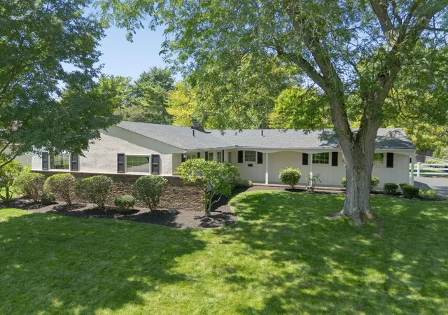 Single family home for sale at 2929 Pickwick Dr, Columbus, OH 43221 | MLS# 226029476