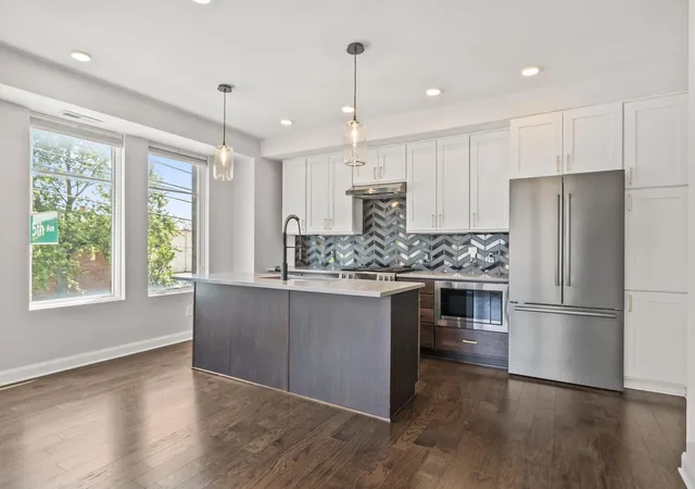 1st image of 207 E 5th Ave, Columbus, OH 43201 | MLS# 226030085