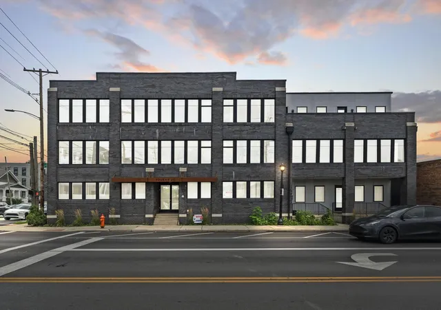 42nd image of 207 E 5th Ave, Columbus, OH 43201 | MLS# 226030085