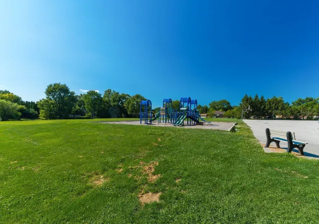 2nd image of 1949 Rockdale Dr, Columbus, OH 43229