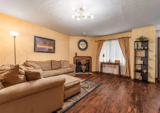 4th image of 1949 Rockdale Dr #32, Columbus, OH 43229 | MLS# 226029455