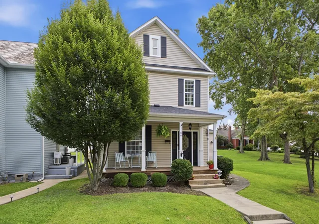 Photo 4 of Single family home for sale at 1186 N Columbus St, Lancaster, OH 43130 | MLS# 226029412 | Listing updated on 2026-10-09