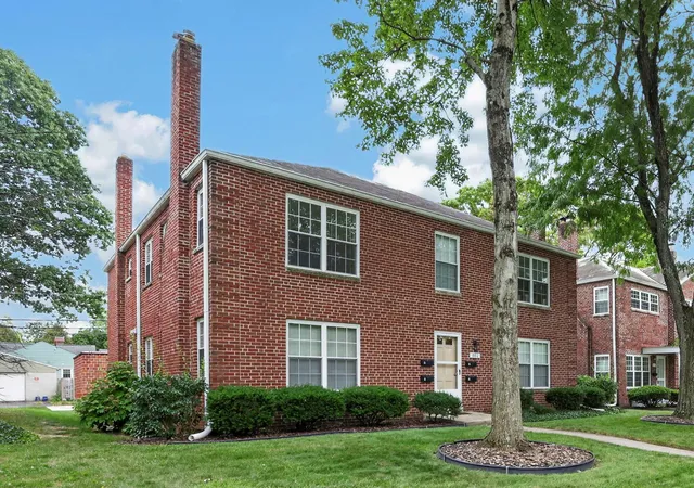 2nd image of 802 Kenwick Rd, Columbus, OH 43209 | MLS# 226030128