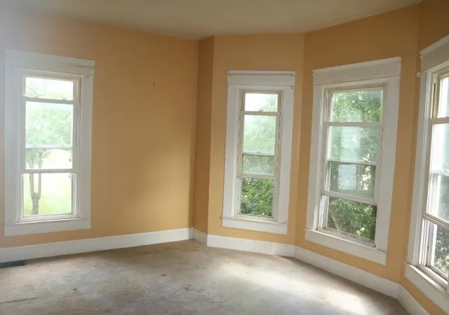 Photo 4 of Sale Pending at 304 S Park St, Mount Vernon, OH 43050 | MLS# 226029911 | Listing updated on 2026-09-09