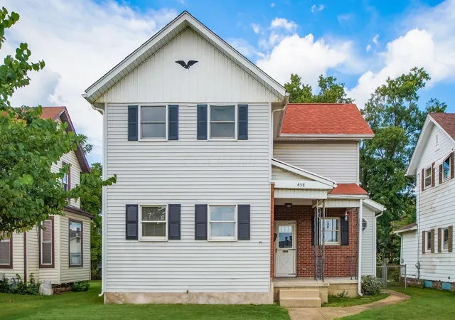 1st image of 458 E Main St, Newark, OH 43055 | MLS# 226029819