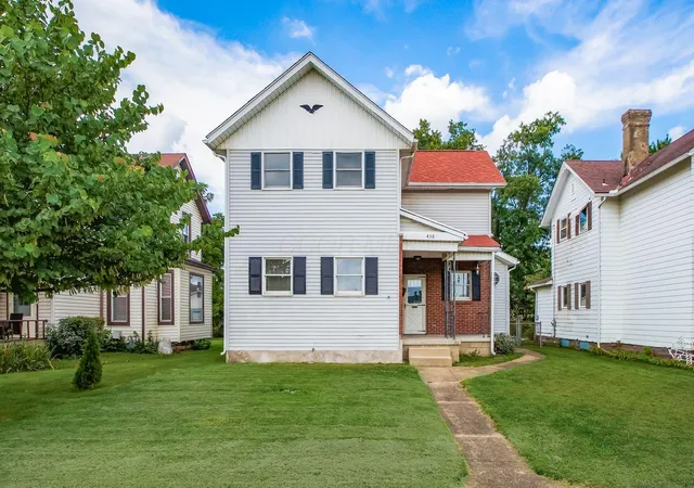2nd image of 458 E Main St, Newark, OH 43055 | MLS# 226029819