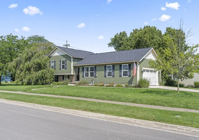 2nd image of 200 Buckboard Ln, Plain City, OH 43064 | MLS# 226029435