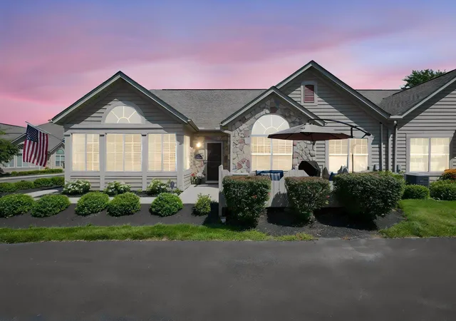 Listing Photo 5 - Condo for sale in building located at 1553 Ctr Park Dr, Marion, OH 43302