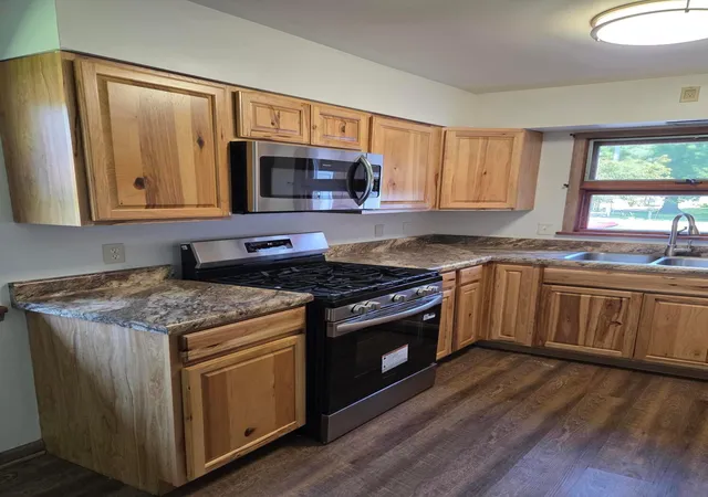 Photo 3 of Single family home for sale at 118 Stockton Ave, Sabina, OH 45169 | MLS# 226029459 | Listing updated on 2026-09-18