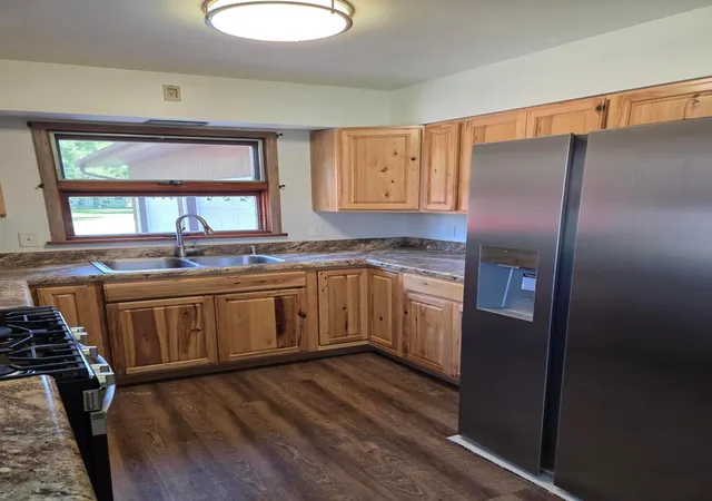 Photo 3 of Single family home for sale at 118 Stockton Ave, Sabina, OH 45169 | MLS# 226029459 | Listing updated on 2026-09-18