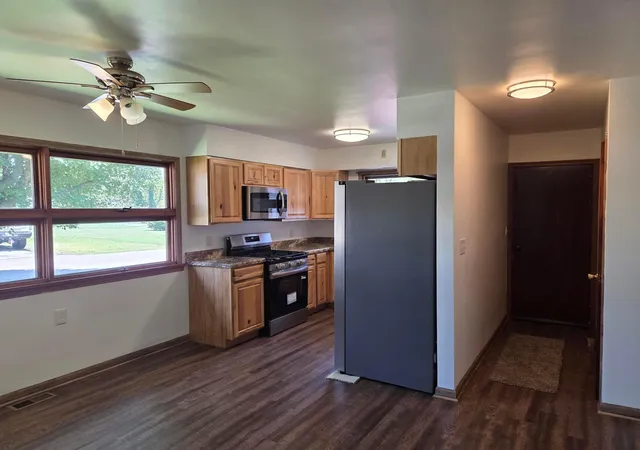 Photo 4 of Single family home for sale at 118 Stockton Ave, Sabina, OH 45169 | MLS# 226029459 | Listing updated on 2026-09-18