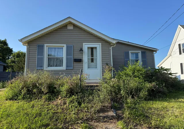 1st image of 318 W 9th St, Marysville, OH 43040 | MLS# 226029510