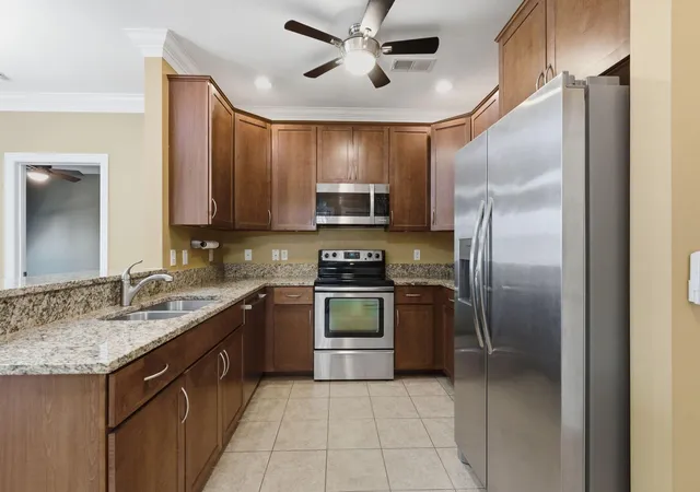 5th image of 936 Perry St, Columbus, OH 43215
