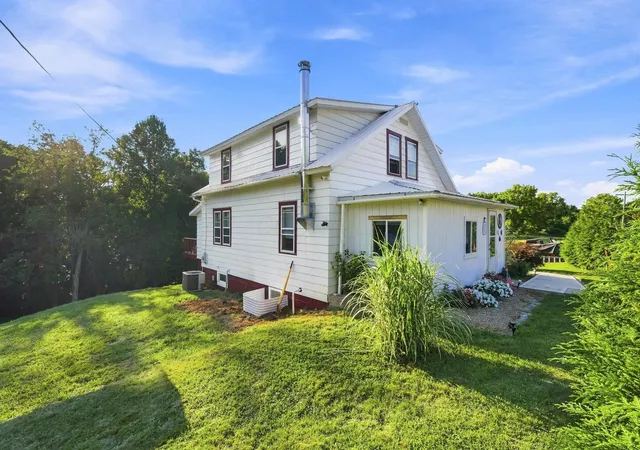 Photo 3 of Single family home for sale at 20731 Ohio 664, South Bloomingville, OH 43152 | MLS# 226029513 | Listing updated on 2026-09-02