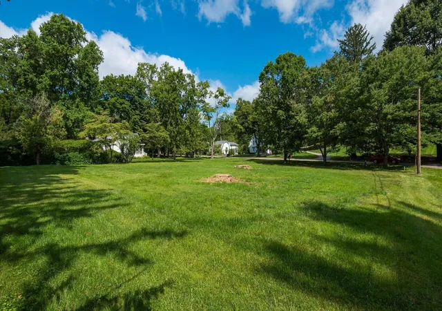 2nd image of 1014 Newark Granville Rd, Granville, OH 43023 | MLS# 226029573