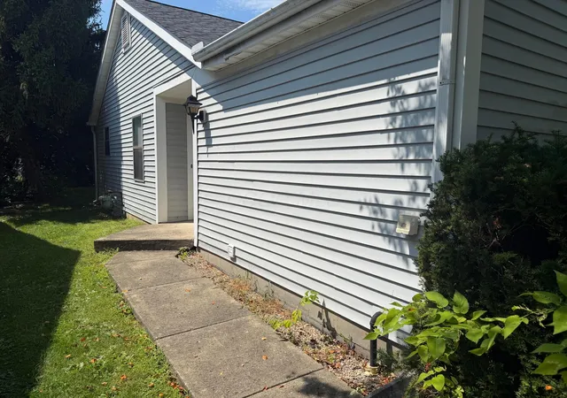 3rd image of 2293 Deerfield Dr, Grove City, OH 43123 | MLS# 226029546