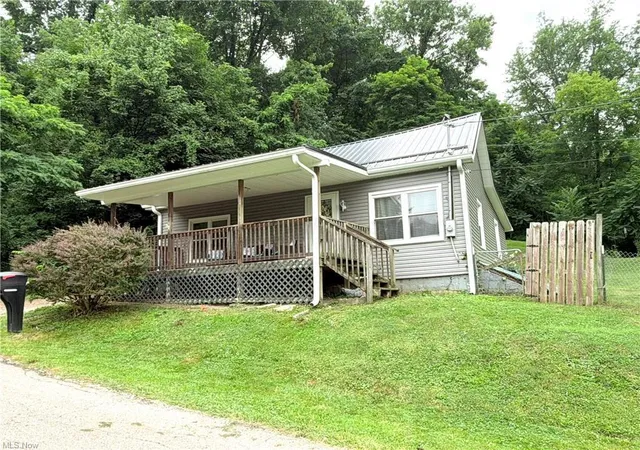 1st image of 349 Fishers Ln, Zanesville, OH 43701 | MLS# 226029576