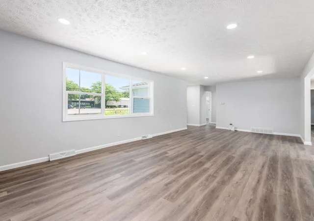 Photo 3 of Single family home for sale at 1585 N Wilson Rd, Columbus, OH 43204 | MLS# 226029698 | Listing updated on 2026-09-16