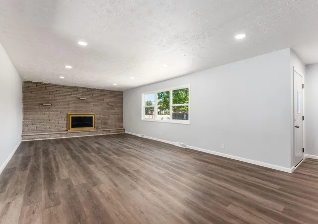 Photo 3 of Single family home for sale at 1585 N Wilson Rd, Columbus, OH 43204 | MLS# 226029698 | Listing updated on 2026-09-16