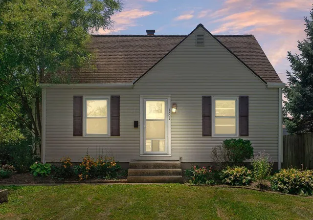 2nd image of 1701 E Dunedin Rd, Columbus, OH 43224 | MLS# 226029939