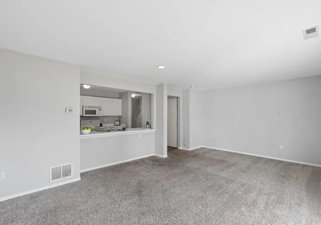 4th image of 6045 Georges Park Dr #3A, Canal Winchester, OH 43110 | MLS# 226029882