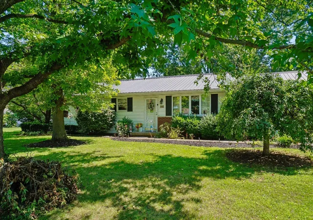 1st image of 544 Edgewood Dr, Circleville, OH 43113 | MLS# 226029595