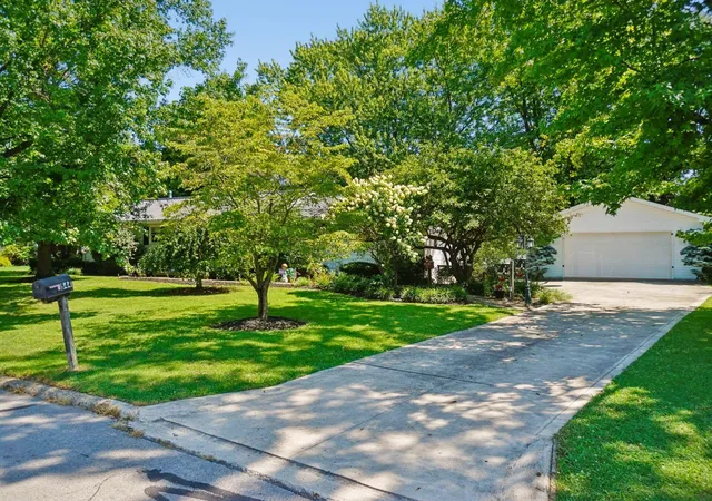 image of 544 Edgewood Dr, Circleville, OH 43113 | MLS# 226029595