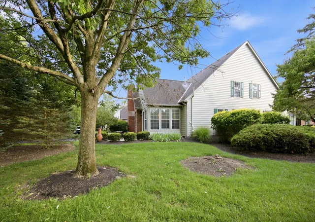 2nd image of 5516 Villas Dr, Dublin, OH 43017