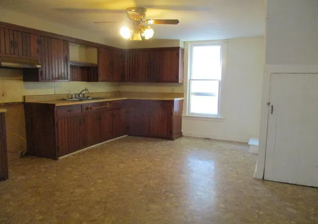 2nd image of 189 N High St, Chillicothe, OH 45601 | MLS# 226029605