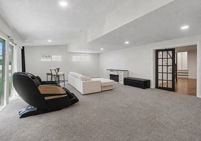 Photo 3 of Single family home for sale at 1664 Zettler Rd, Columbus, OH 43227 | MLS# 226029648 | Listing updated on 2026-08-17