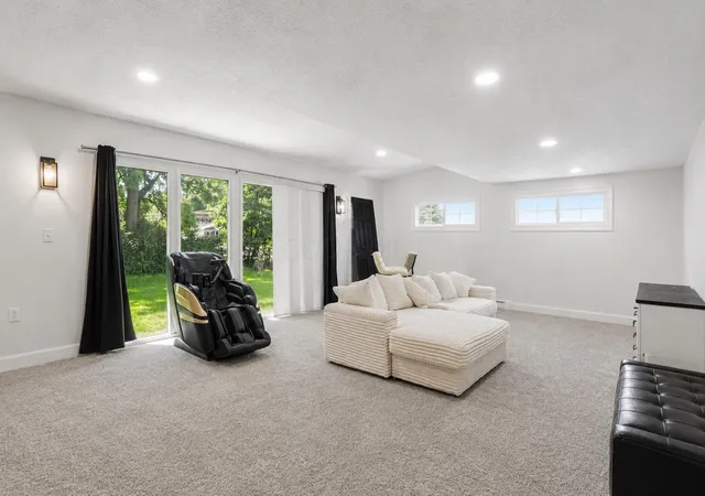 Photo 4 of Single family home for sale at 1664 Zettler Rd, Columbus, OH 43227 | MLS# 226029648 | Listing updated on 2026-08-17