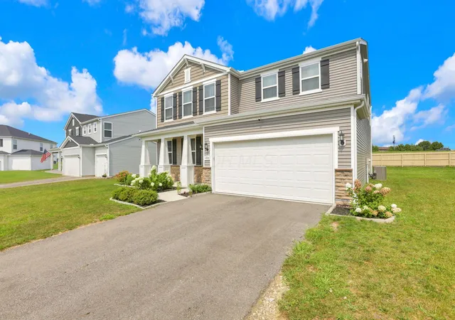 3rd image of 1226 Lake Forest Dr, Hebron, OH 43025 | MLS# 226030257