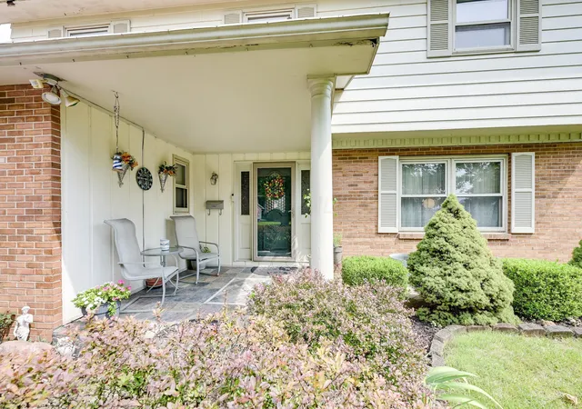 Photo 4 of Single family home for sale at 1960 Faymeadow Ave, Columbus, OH 43229 | MLS# 226029633 | Listing updated on 2026-10-02