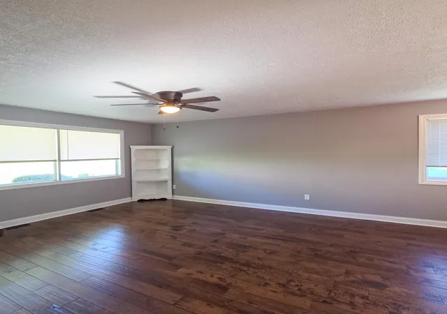 2nd image of 107 Radnor Dr, Zanesville, OH 43701 | MLS# 226029618