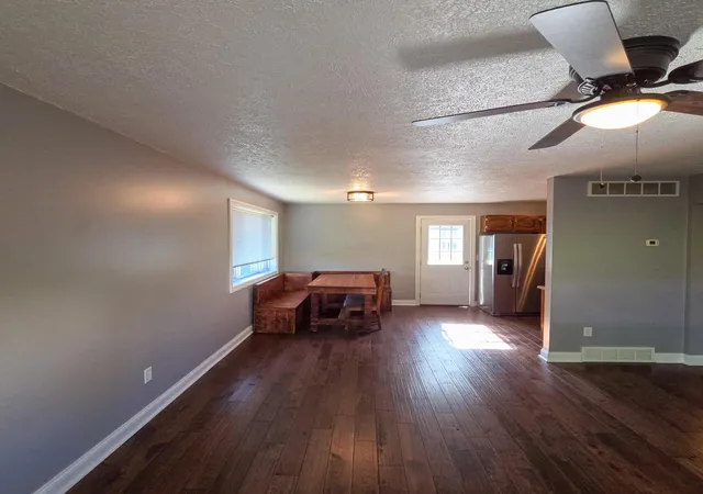 Photo 3 of Single family home for sale at 107 Radnor Dr, Zanesville, OH 43701 | MLS# 226029618 | Listing updated on 2026-09-07