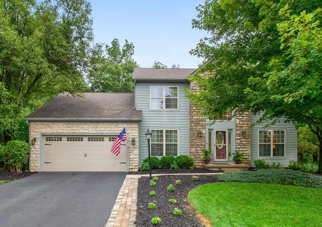 2nd image of 2116 Castlebrook Dr, Powell, OH 43065 | MLS# 226030705