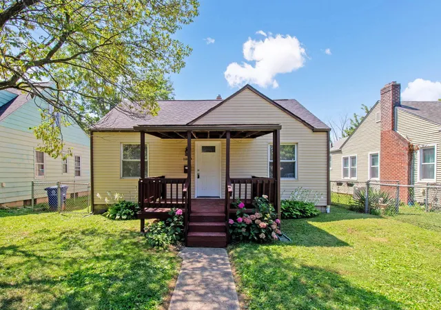 1st image of 1059 Lawrence Dr, Columbus, OH 43207 | MLS# 226029696