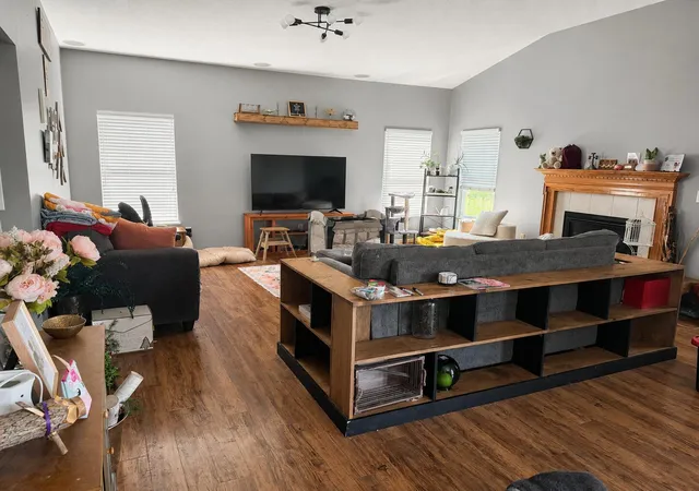 Photo 2 of Sale Pending at 196 Silver Maple Rd, Commercial Point, OH 43116 | MLS# 226032287 | Listing updated on 2026-09-02