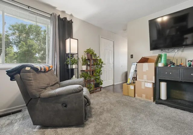 5th image of 3841 Frazier Rd W, Columbus, OH 43207 | MLS# 226029671