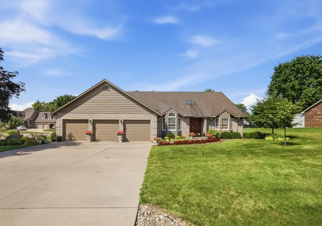 1st image of 1097 Countryside Dr, Washington Court House, OH 43160 | MLS# 226029797