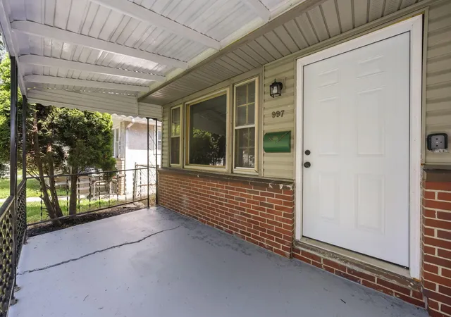 2nd image of 997 E 21st Ave, Columbus, OH 43211 | MLS# 226029863