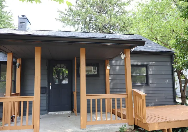 Photo 2 of Single family home for sale at 350 S Hampton Rd, Columbus, OH 43213 | MLS# 226029842 | Listing updated on 2026-09-02