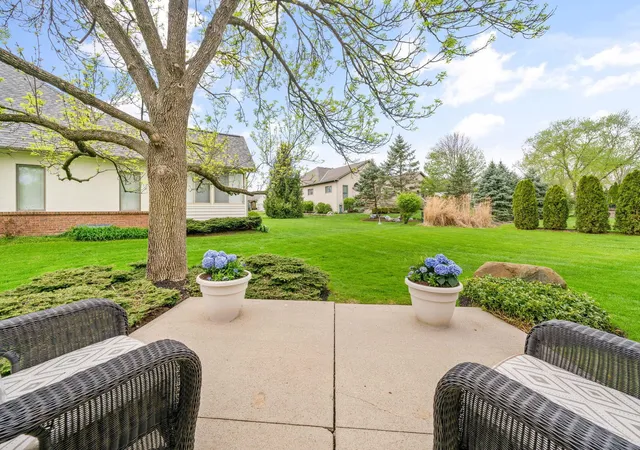 1st image of 920 Linworth Village Dr, Columbus, OH 43235 | MLS# 226030331